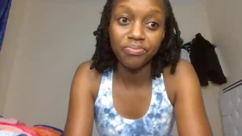 Snapshot of beverlyne5 chatting on 06/15/26, 02:52 beverly online show from 06/15/26, 02:52