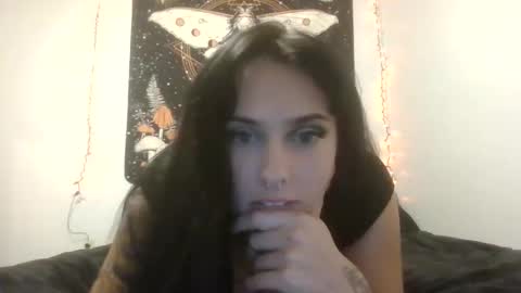 Snapshot of bexbex945874 chatting on 11/23/25, 12:32 bexbex945874 online show from 11/23/25, 12:32
