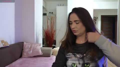 Snapshot of beyoncedoll chatting on 02/24/26, 08:07 BeyonceDoll Twitter DollBeyonce online show from 02/24/26, 08:07