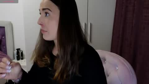 Snapshot of beyoncedoll chatting on 03/10/26, 10:48 BeyonceDoll Twitter DollBeyonce online show from 03/10/26, 10:48