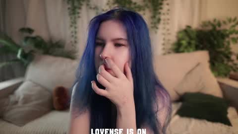 Eliz online show from 12/14/25, 01:44