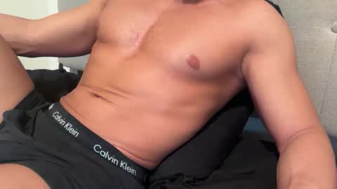 Snapshot of bflexxx_ chatting on 05/17/26, 10:39 bflexxx online show from 05/17/26, 10:39