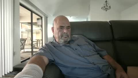 Snapshot of bgbelch chatting on 11/07/25, 09:15 bgbelch online show from 11/07/25, 09:15