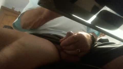 Snapshot of bgf32054 chatting on 12/23/24, 05:17 Bigfish123 online show from 12/23/24, 05:17