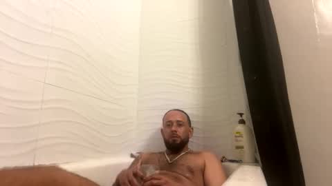 bgonzo_1118 online show from 12/18/25, 11:44