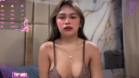 MAXINE online show from 05/17/26, 08:49