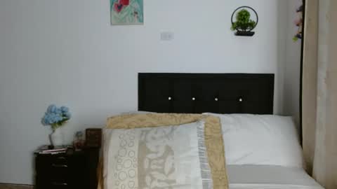 Snapshot of bhritany_brow chatting on 10/11/25, 12:32 Bhri online show from 10/11/25, 12:32