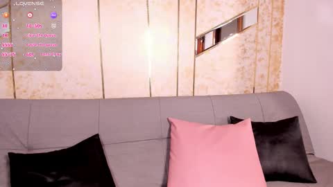 Snapshot of bhritany_brow chatting on 11/17/25, 04:18 Bhri online show from 11/17/25, 04:18