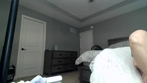 Snapshot of bi_sexualmilf chatting on 12/16/24, 05:22 Bi sexualmilf Fansly online show from 12/16/24, 05:22
