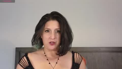 Snapshot of bi_sexualmilf chatting on 12/01/25, 08:14 Bi sexualmilf Fansly online show from 12/01/25, 08:14