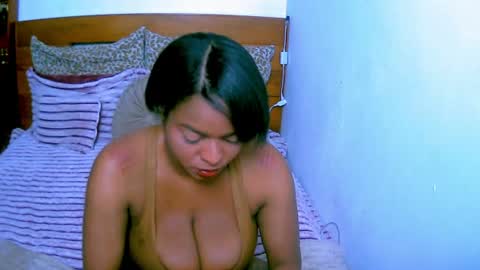 Snapshot of bianca_ebony chatting on 06/17/26, 04:48 bianca ebony online show from 06/17/26, 04:48