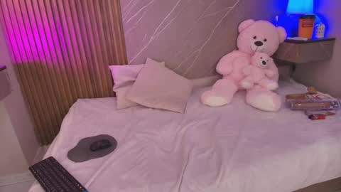 biancaa__18 online show from 05/23/26, 07:40