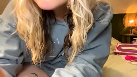 Ellie  online show from 03/25/26, 04:51