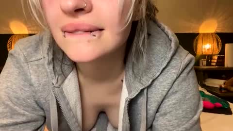 Ellie  online show from 04/30/26, 03:13