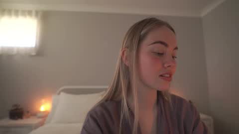 Snapshot of bibi_it_is chatting on 09/27/25, 01:43 Bibi online show from 09/27/25, 01:43