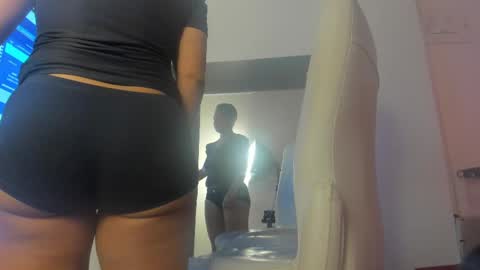 Snapshot of bibiana_js_ chatting on 10/22/25, 11:54 bibiana_js_ online show from 10/22/25, 11:54