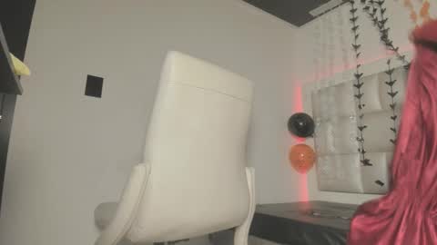 Snapshot of bibiana_js_ chatting on 10/28/25, 11:58 bibiana_js_ online show from 10/28/25, 11:58