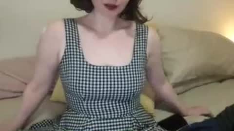 Snapshot of bibibi999 chatting on 06/15/26, 11:51 Rose online show from 06/15/26, 11:51