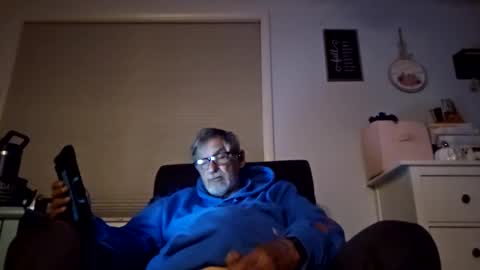 Snapshot of bibob690 chatting on 11/01/25, 11:01 Bi-Bob690 online show from 11/01/25, 11:01