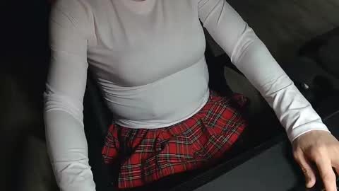 Snapshot of bicdrachel4fun chatting on 10/27/25, 01:04 BiCDRachel online show from 10/27/25, 01:04