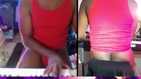 Snapshot of bicepsandfrot chatting on 11/08/25, 03:07 BicepsandFrot online show from 11/08/25, 03:07