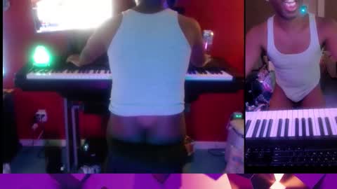 Snapshot of bicepsandfrot chatting on 02/01/26, 06:23 BicepsandFrot online show from 02/01/26, 06:23