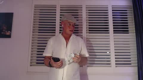 Snapshot of bickel chatting on 05/25/26, 12:16 Bickel online show from 05/25/26, 12:16