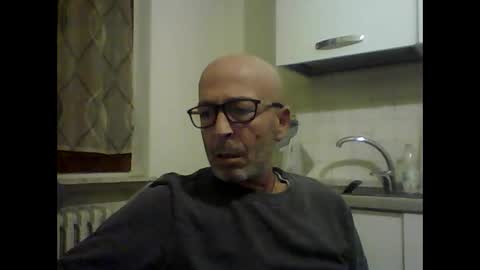 Snapshot of big23italy chatting on 11/02/25, 06:54 big23italy online show from 11/02/25, 06:54