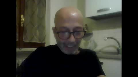 Snapshot of big23italy chatting on 11/04/25, 08:08 big23italy online show from 11/04/25, 08:08