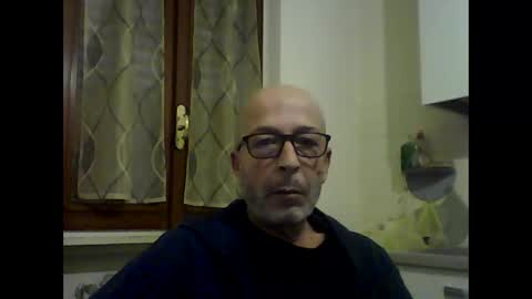 Snapshot of big23italy chatting on 12/14/25, 07:36 big23italy online show from 12/14/25, 07:36
