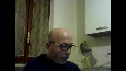 Snapshot of big23italy chatting on 12/17/25, 06:19 big23italy online show from 12/17/25, 06:19