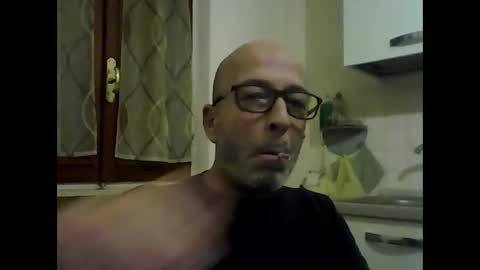 Snapshot of big23italy chatting on 12/17/25, 07:31 big23italy online show from 12/17/25, 07:31