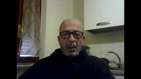 Snapshot of big23italy chatting on 12/21/25, 07:59 big23italy online show from 12/21/25, 07:59