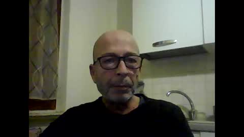 Snapshot of big23italy chatting on 12/22/25, 04:42 big23italy online show from 12/22/25, 04:42