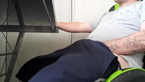 Snapshot of big_balls_big_load chatting on 12/22/24, 06:28 big_balls_big_load online show from 12/22/24, 06:28