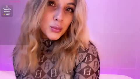 angela online show from 06/28/26, 06:52