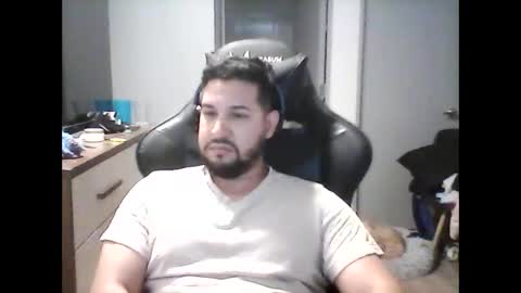Snapshot of big_latin_boy_full_cum chatting on 12/18/24, 05:10 latinBoyHuge online show from 12/18/24, 05:10