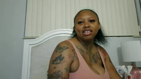 Snapshot of big_lavish chatting on 06/11/26, 10:24 Big Lavish online show from 06/11/26, 10:24