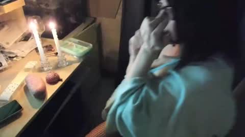 Snapshot of big_mam chatting on 01/08/25, 01:32 mom online show from 01/08/25, 01:32