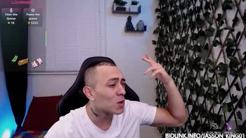 Snapshot of big_master26 chatting on 11/13/25, 10:47 Jasson online show from 11/13/25, 10:47