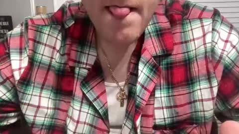 Snapshot of big_pesch chatting on 01/03/25, 06:55 Big Pesch online show from 01/03/25, 06:55