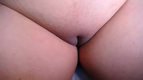 Snapshot of big_pussy18 chatting on 11/25/25, 02:06 candy online show from 11/25/25, 02:06