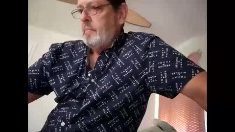 Snapshot of bigal9816192 chatting on 01/18/25, 05:37 bigal9816192 online show from 01/18/25, 05:37