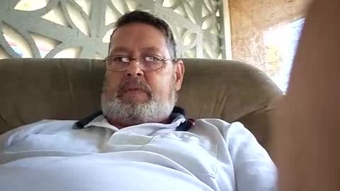 Snapshot of bigal9816192 chatting on 10/15/25, 04:18 bigal9816192 online show from 10/15/25, 04:18