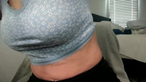 Snapshot of bigb00tyjudi chatting on 10/07/25, 05:10 bigb00tijudy online show from 10/07/25, 05:10