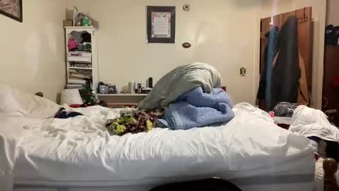 Snapshot of bigbackmuscles1296 chatting on 11/18/25, 01:00 Mr. Muscle Monster online show from 11/18/25, 01:00