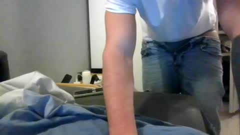 Snapshot of bigballsnojoke chatting on 01/03/25, 11:23 bigballsnojoke online show from 01/03/25, 11:23