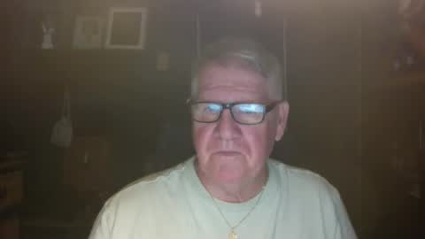 Snapshot of bigbeerdrinker1 chatting on 11/04/25, 05:17 bigbeerdrinker online show from 11/04/25, 05:17