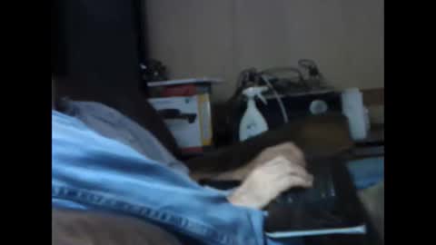 Snapshot of bigbenidick1 chatting on 12/18/25, 09:21 BB online show from 12/18/25, 09:21