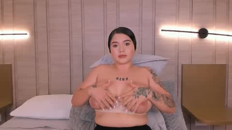 Snapshot of bigbigbreast chatting on 11/27/25, 09:06 Maria online show from 11/27/25, 09:06